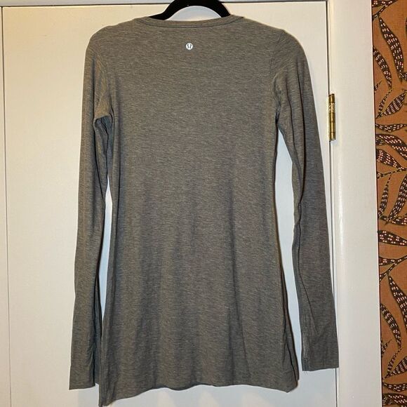 LULULEMON Reversible Long Sleeve Knit Top Gray Women’s Size 2 - Picture 2 of 6